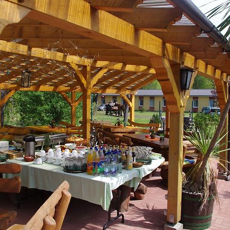 Hostel Waldhaus Am Ferienpark Mirow -Zimmer Du Wc 外观 照片