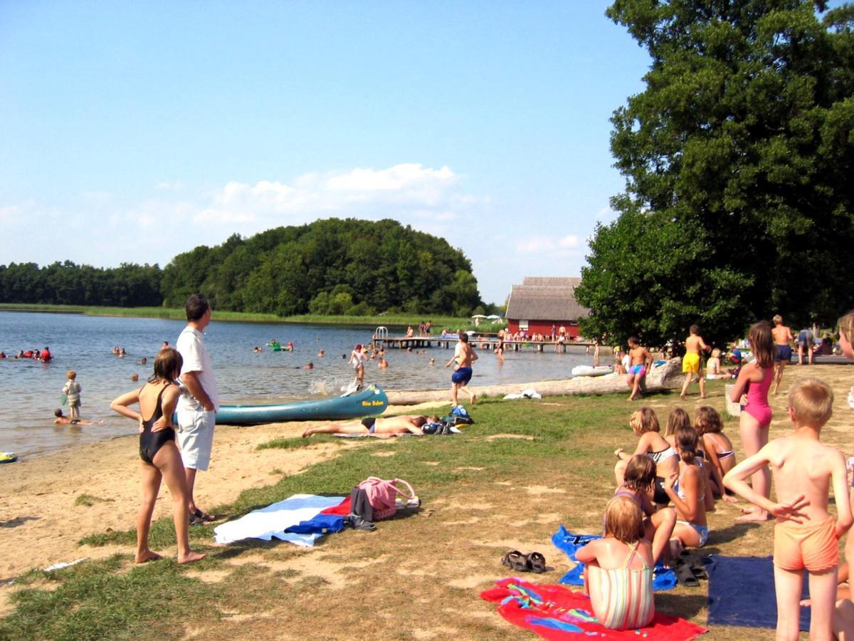 Hostel Waldhaus Am Ferienpark Mirow -Zimmer Du Wc 外观 照片
