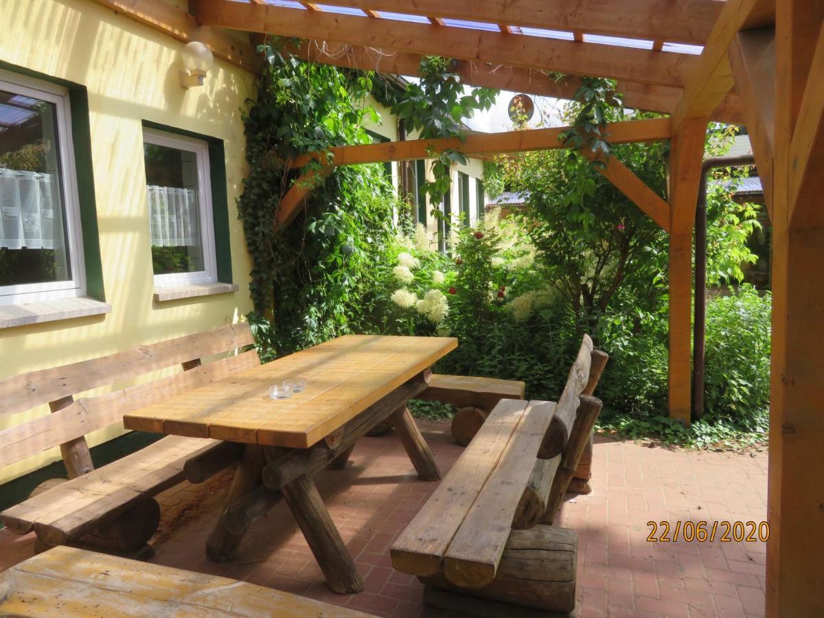 Hostel Waldhaus Am Ferienpark Mirow -Zimmer Du Wc 外观 照片