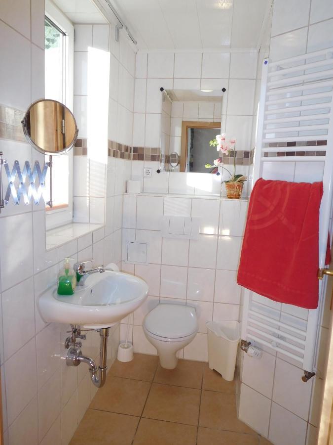 Hostel Waldhaus Am Ferienpark Mirow -Zimmer Du Wc 外观 照片