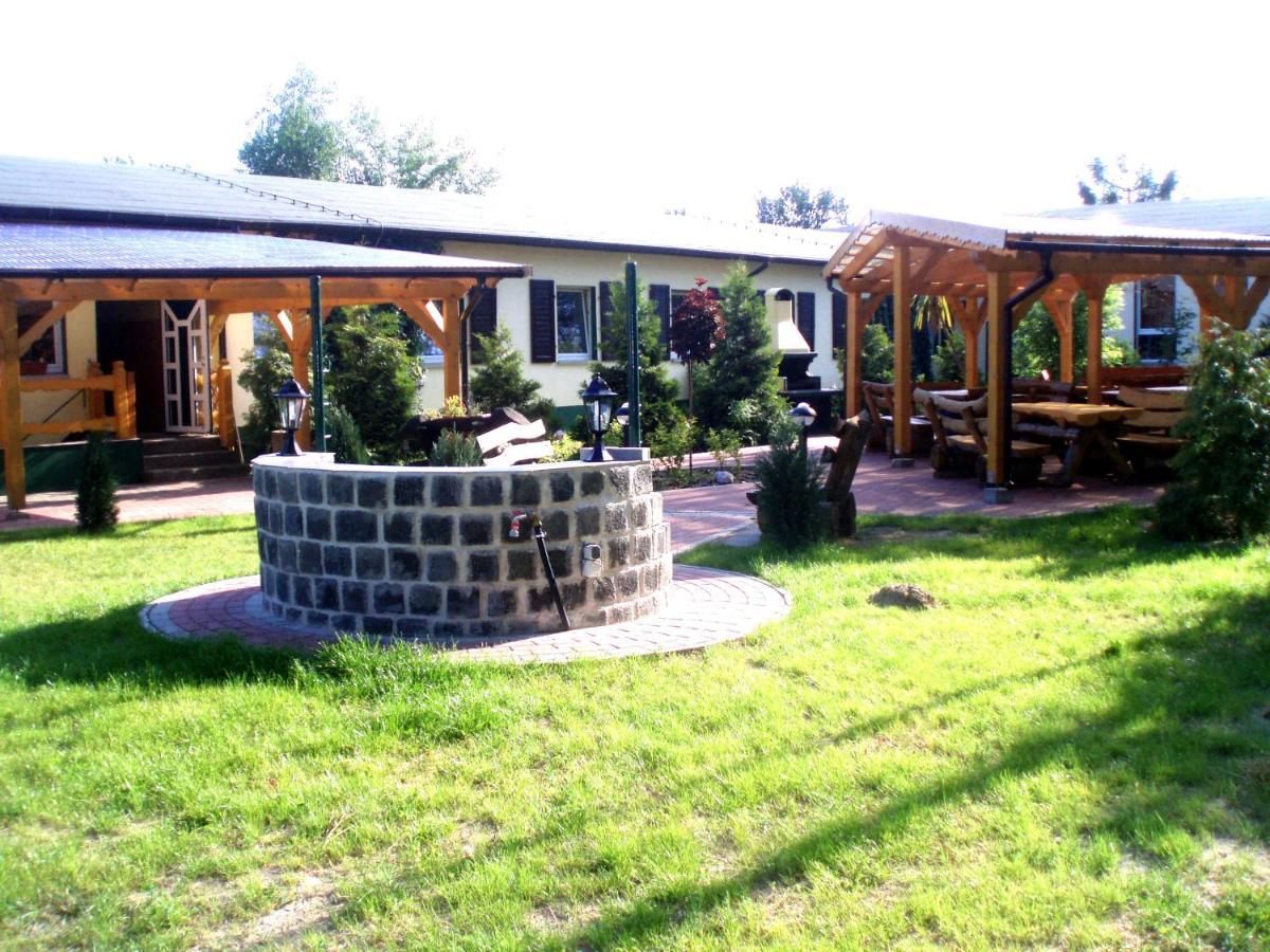 Hostel Waldhaus Am Ferienpark Mirow -Zimmer Du Wc 外观 照片