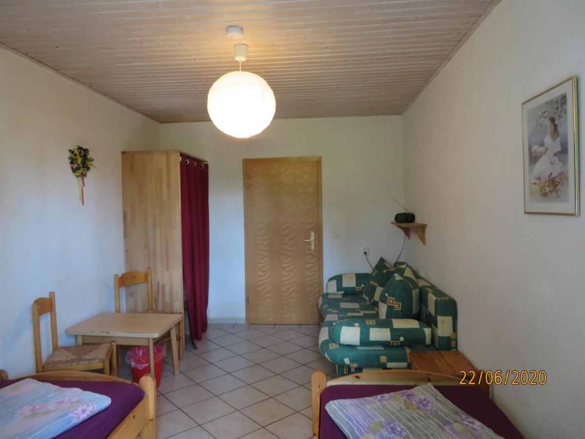 Hostel Waldhaus Am Ferienpark Mirow -Zimmer Du Wc 外观 照片
